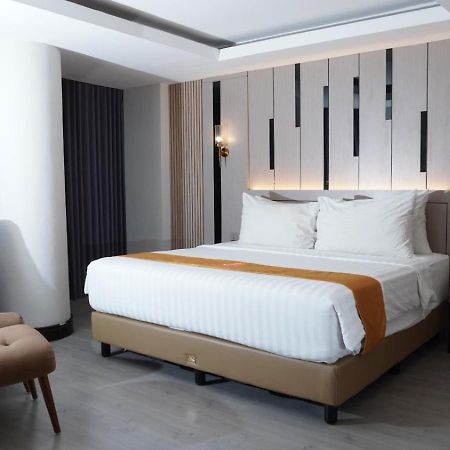Cavinton Hotel Malioboro Yogyakarta By Tritama Hospitality Exterior foto