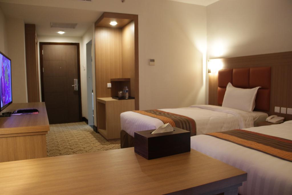 Cavinton Hotel Malioboro Yogyakarta By Tritama Hospitality Exterior foto